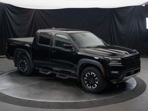 Used 2023 Nissan Frontier PRO-4X image 2