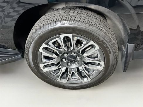 Certified 2023 GMC Yukon XL Denali AWD/4WD image 28