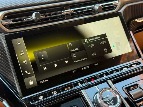 New 2026 Aston Martin V8 Vantage Convertible image 25