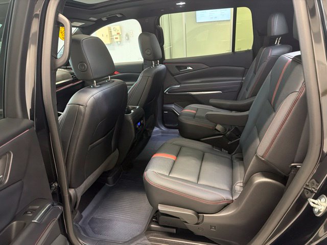 Used 2025 Chevrolet Traverse RS w/ LPO, Floor Liner Package AWD/4WD image 19