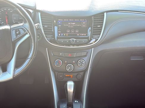 Used 2022 Chevrolet Trax LT w/ Driver Confidence Package image 20
