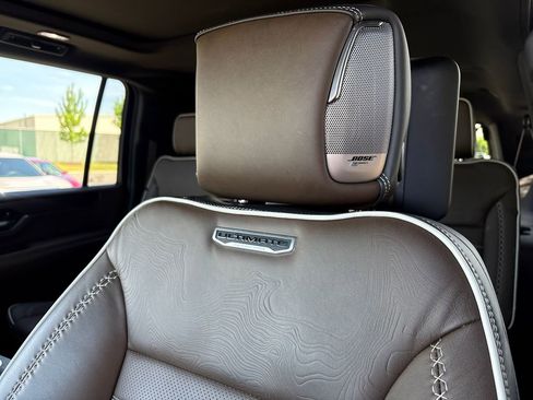 Certified 2025 GMC Yukon XL Denali Ultimate AWD/4WD image 19