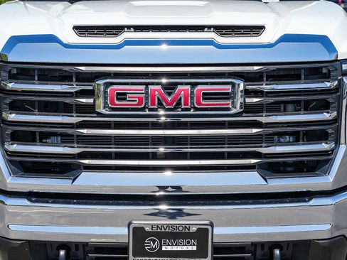 Used 2024 GMC Sierra 2500 SLT AWD/4WD image 7