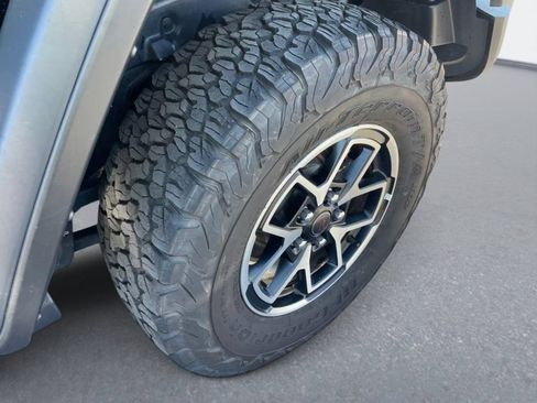 Used 2025 Jeep Wrangler Unlimited Rubicon AWD/4WD image 10
