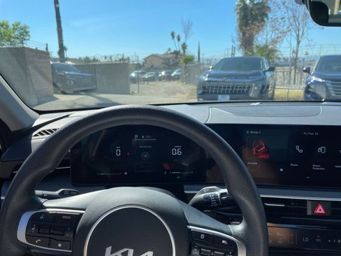 Used 2025 Kia K5 LXS image 33