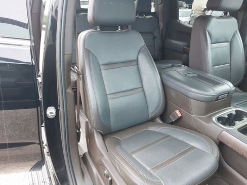 Used 2019 GMC Sierra 1500 Denali w/ Denali Ultimate Package AWD/4WD image 10
