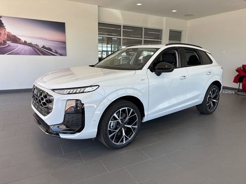 New 2026 Audi Q3 quattro 2.0T AWD/4WD image 4