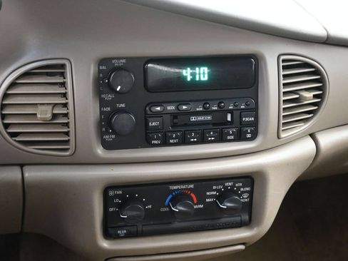 Used 1999 Buick Century Custom FWD image 10