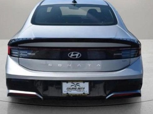 Used 2025 Hyundai Sonata SEL FWD image 12