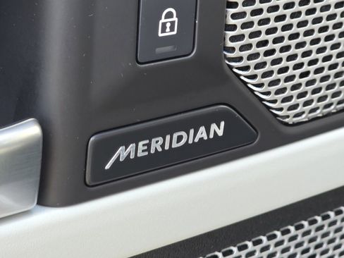 Used 2023 Land Rover Defender 130 S image 20