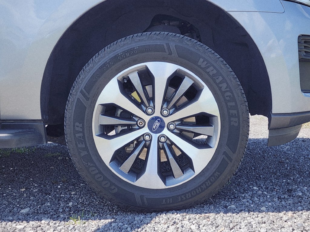 Used 2023 Ford Expedition XLT AWD/4WD image 11
