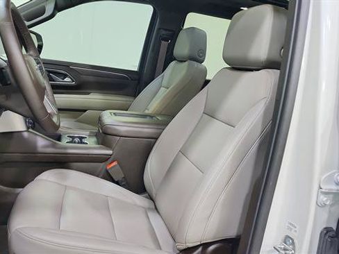 Used 2024 Chevrolet Tahoe Z71 w/ Luxury Package AWD/4WD image 11