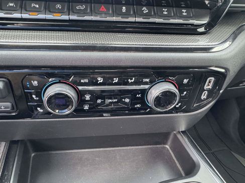 Used 2023 Chevrolet Silverado 1500 ZR2 w/ Technology Package AWD/4WD image 37