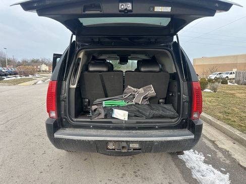 Used 2007 Cadillac Escalade AWD w/ Information Package image 11