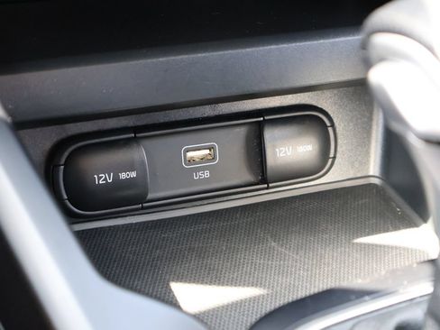 Used 2025 Kia Soul LX w/ LX Technology Package FWD image 36