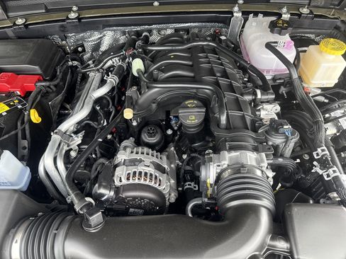 New 2025 Jeep Gladiator Sport image 32