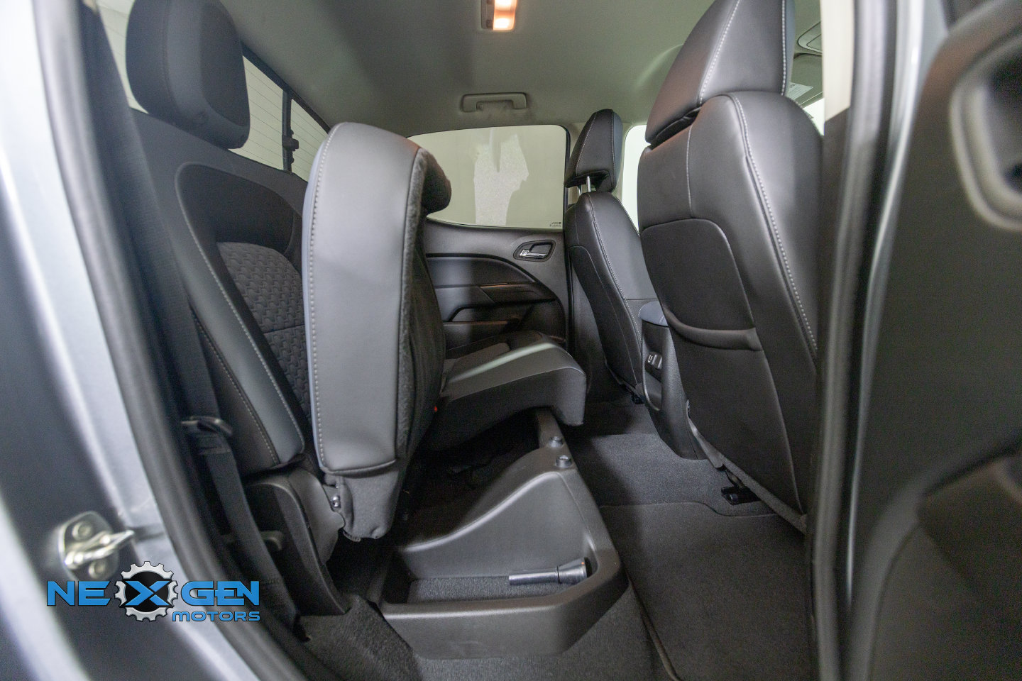Used 2022 Chevrolet Colorado Z71 AWD/4WD image 43