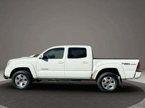 Used 2015 Toyota Tacoma PreRunner image 10