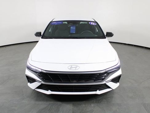 Certified 2025 Hyundai Elantra SEL image 13