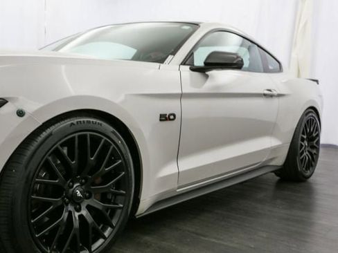 Used 2017 Ford Mustang GT Premium w/ GT Performance Package RWD image 31