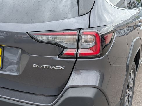 Used 2024 Subaru Outback Premium AWD/4WD image 17