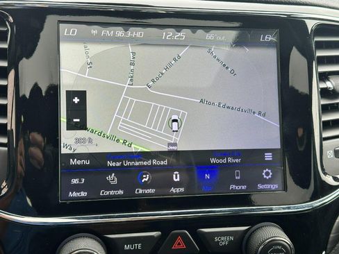 Used 2020 Jeep Grand Cherokee Altitude AWD/4WD image 28