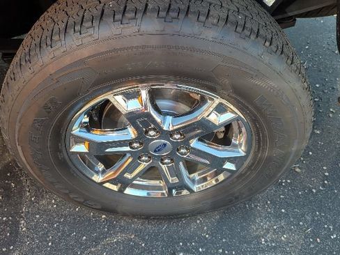 Used 2022 Ford F150 Lariat AWD/4WD image 9