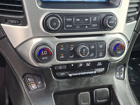 Used 2017 GMC Yukon SLT AWD/4WD image 28