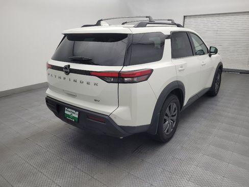 Used 2022 Nissan Pathfinder SV FWD image 9