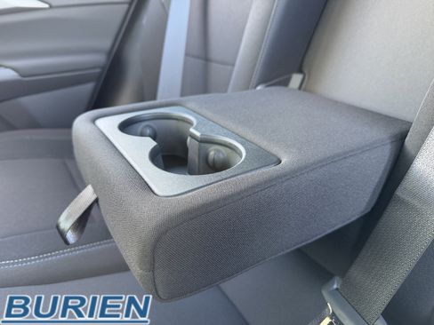 New 2026 Chevrolet Equinox EV LT image 32