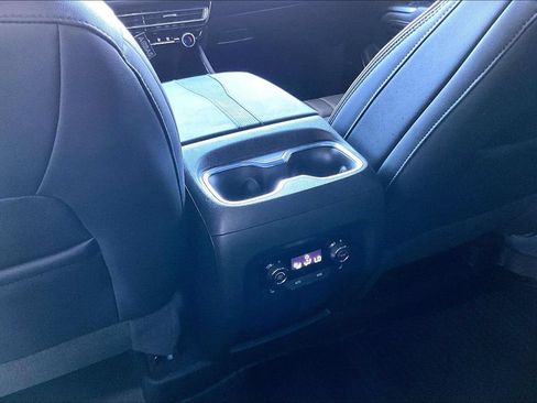 Used 2025 Chevrolet Traverse High Country AWD/4WD image 14