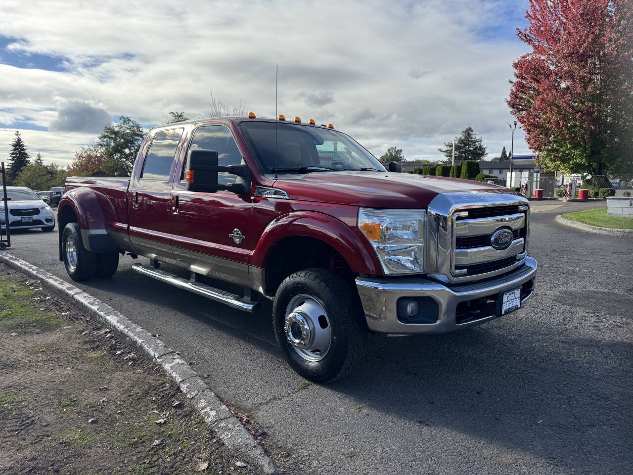 Used 2014 Ford F350 Lariat w/ Lariat Interior Package AWD/4WD image 13