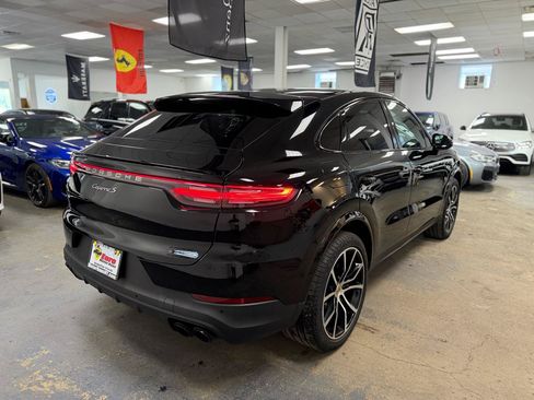 Used 2021 Porsche Cayenne S w/ Premium Package AWD/4WD image 7