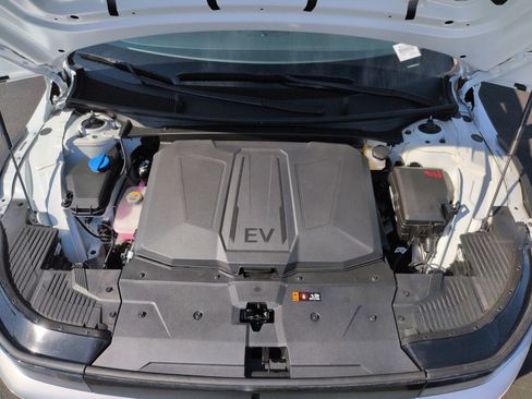 Used 2025 Hyundai Ioniq 5 SE image 33