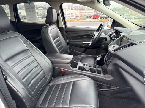 Used 2019 Ford Escape SEL image 13