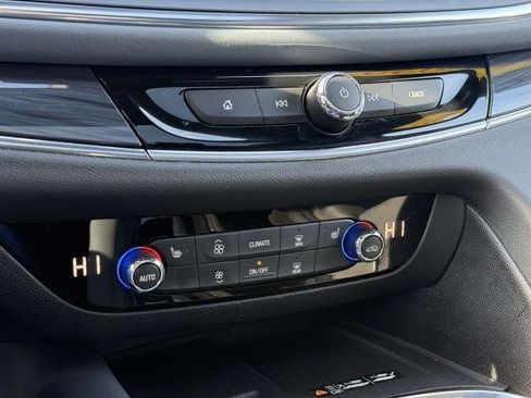 Used 2022 Buick Enclave Essence w/ Experience Buick Package image 28