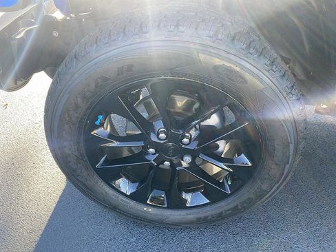 Used 2022 Jeep Wrangler Unlimited Sahara w/ Cold Weather Group image 8