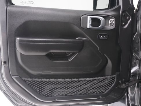 Used 2021 Jeep Gladiator Sport image 14