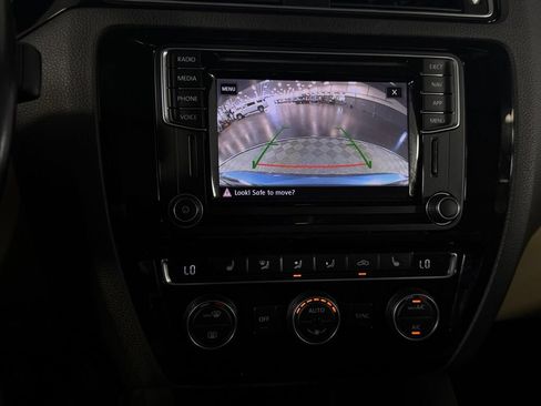 Used 2018 Volkswagen Jetta SEL FWD image 18