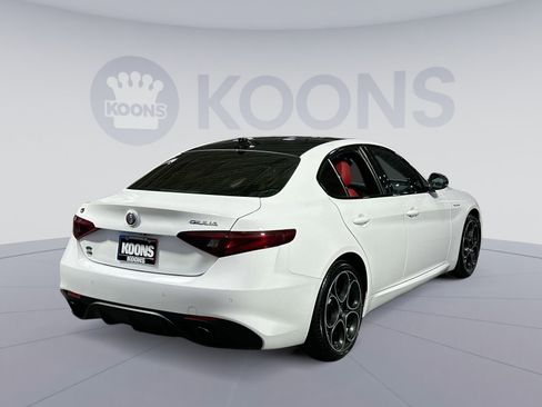 Used 2022 Alfa Romeo Giulia Veloce image 7