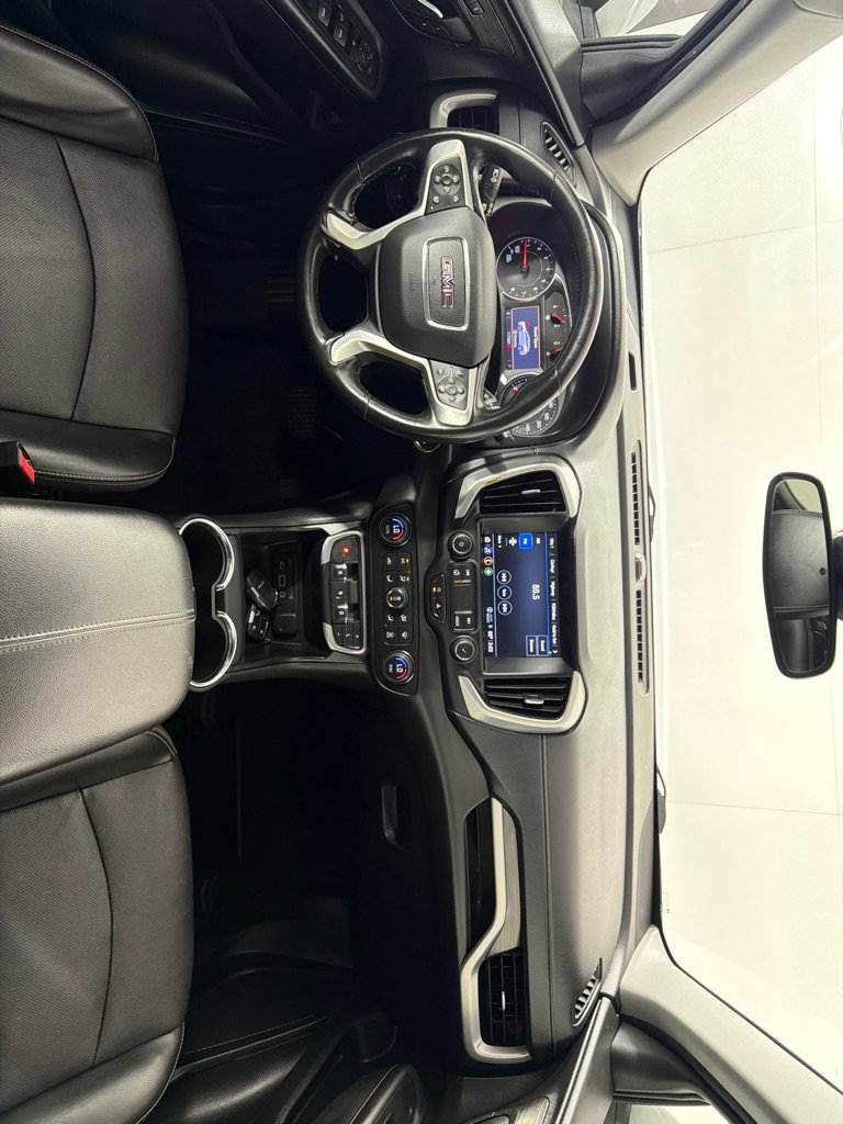 Used 2022 GMC Terrain SLT w/ LPO, Floor Liner Package FWD image 23
