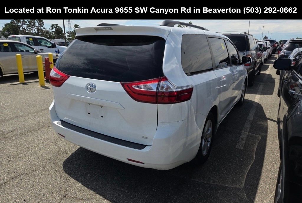 Used 2017 Toyota Sienna LE FWD image 4