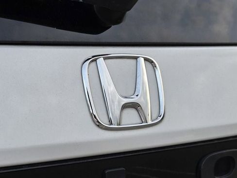 Used 2023 Honda Pilot Sport image 32