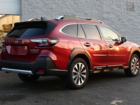 Used 2025 Subaru Outback Touring XT image 9