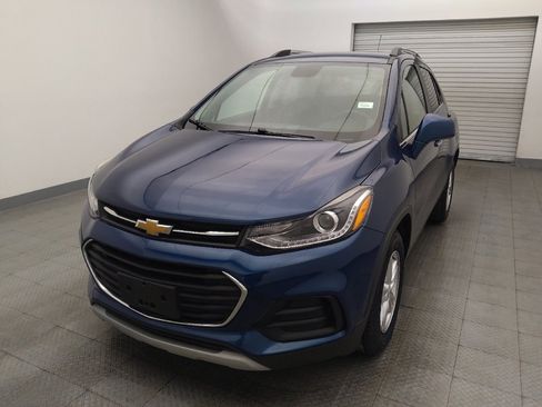 Used 2020 Chevrolet Trax LT w/ LT Convenience Package image 15