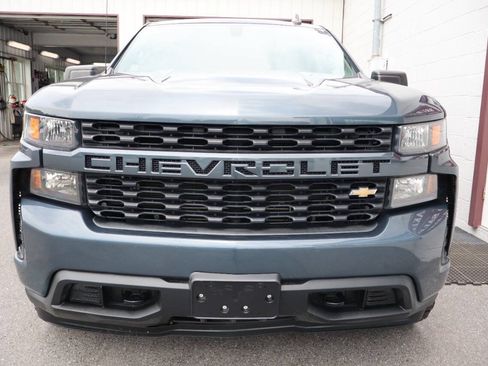 Used 2020 Chevrolet Silverado 1500 Custom w/ Custom Value Package AWD/4WD image 2