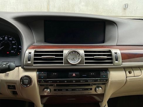 Used 2014 Lexus LS 460 w/ Comfort Package image 29