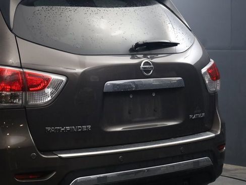 Used 2015 Nissan Pathfinder Platinum w/ Cargo Package image 7