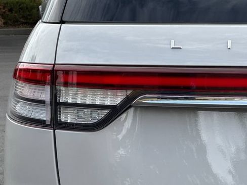 Used 2022 Lincoln Aviator Reserve w/ Elements Package Plus AWD/4WD image 49