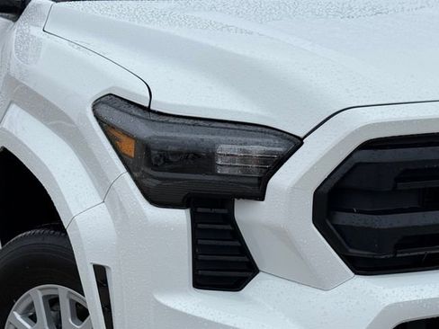 Used 2024 Toyota Tacoma SR5 image 3